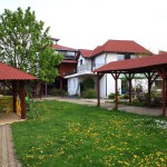 Near Cluj Casa Zanelor Floresti